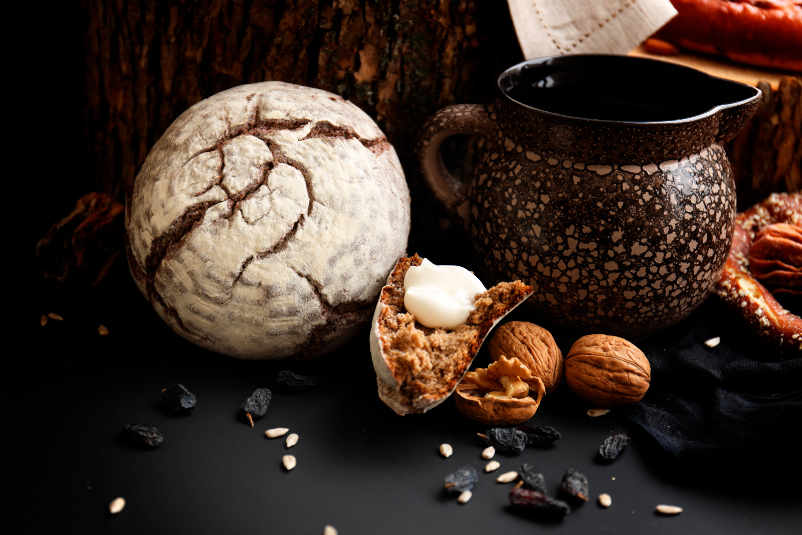 фотоссесия food photo бородинский с крыкой молока